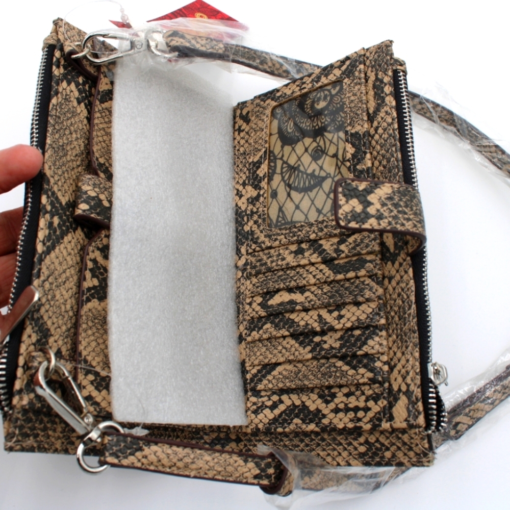 Carlos by Carlos Santana Snakeskin Wallet Crossbody – NWT - Picture 5 of 6